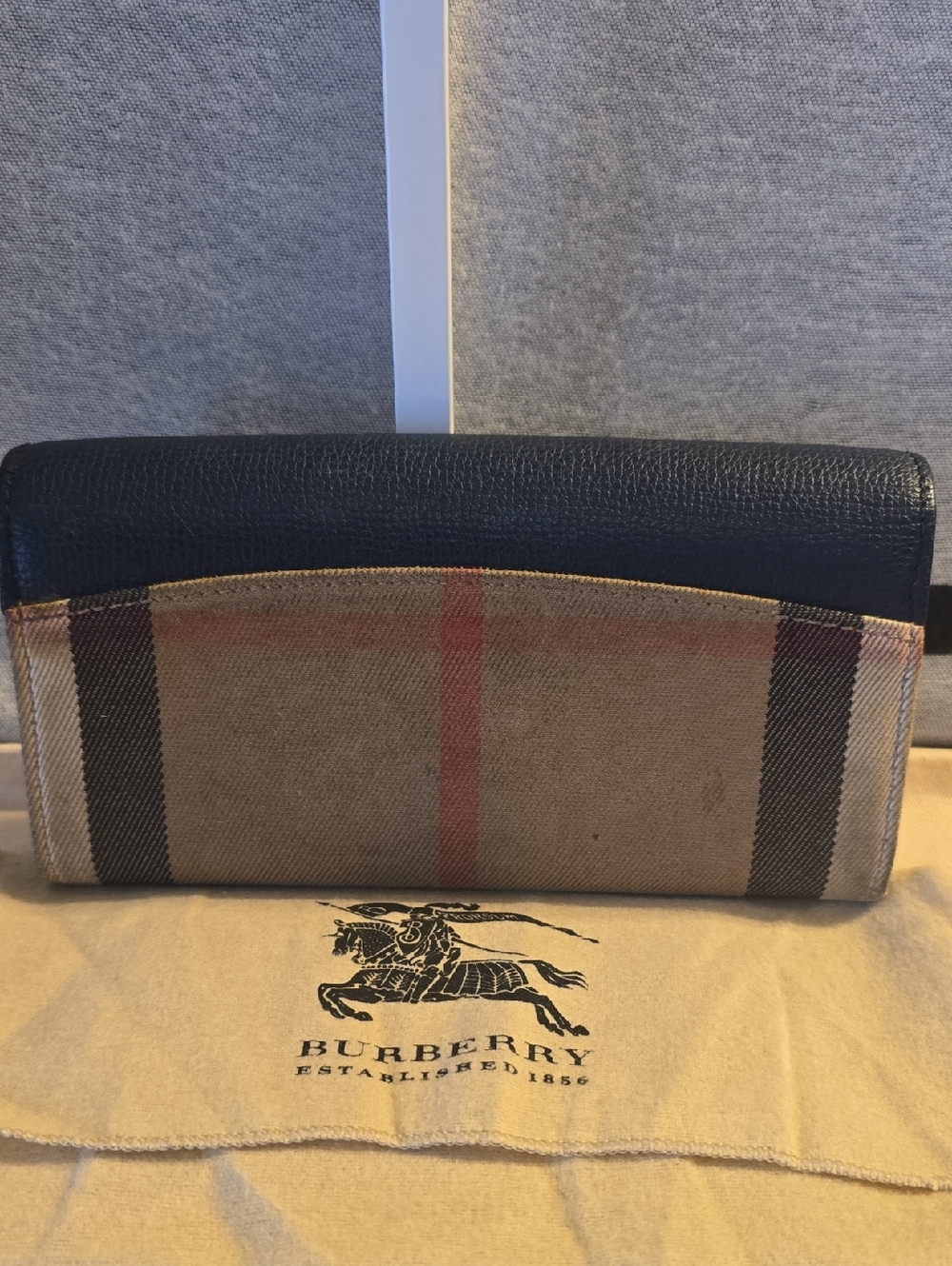 Burberry Navy Leather & Beige Check Wallet - Picture 2 of 5